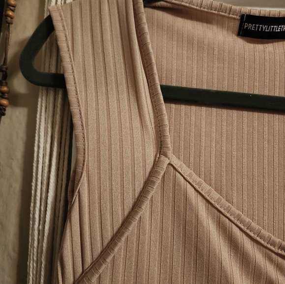 PrettyLittleThing Dress - Picture 5 of 10